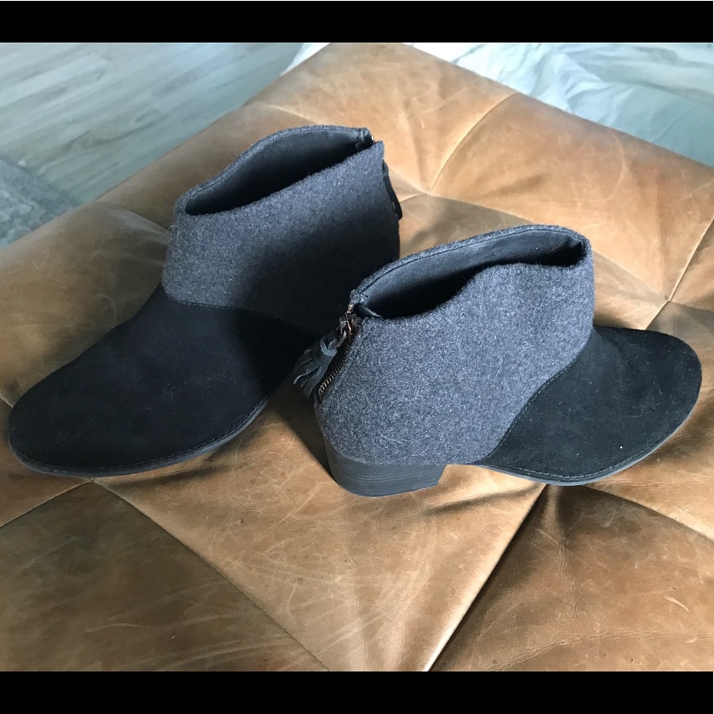 Toms Leila Booties Black Suede Gray Wool